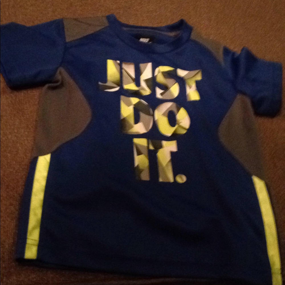 Nike shirt sleeve hoodie